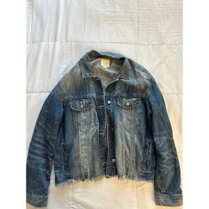 Classic Denim Jacket - Timeless Style for Every Occasion